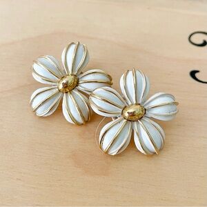 Vintage 60’s Trifari Gold and White Enamel Flower Clip Earrings - perfect!